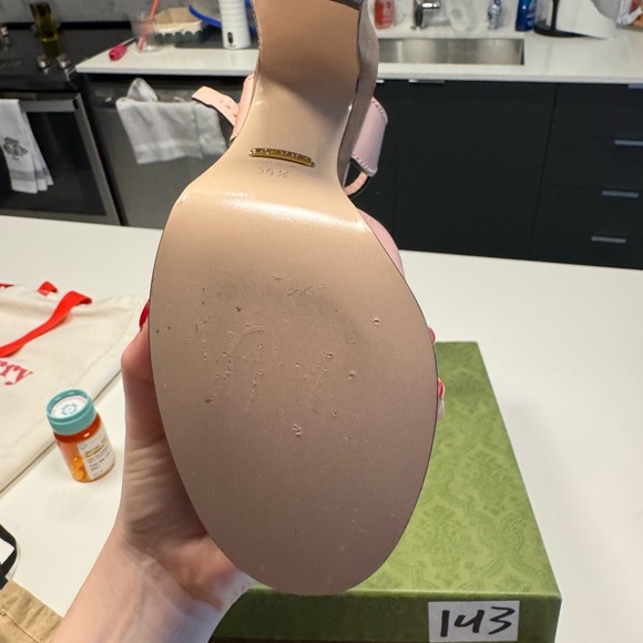 Gucci Women's Pink Sandals - Picture 5 of 8